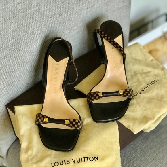 Louis Vuitton shoes - Picture 2 of 3